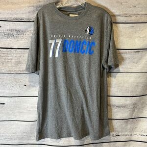 NBA Dallas Mavericks  Luka Doncic 77 Gray Short Sleeve Tee Size L NWT